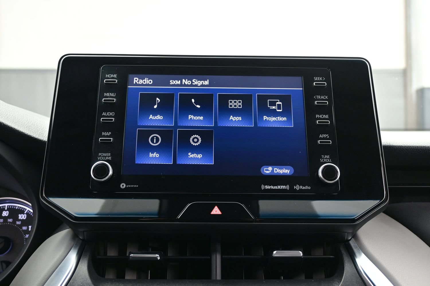 Used 2021 Toyota Venza LE AWD/4WD image 18