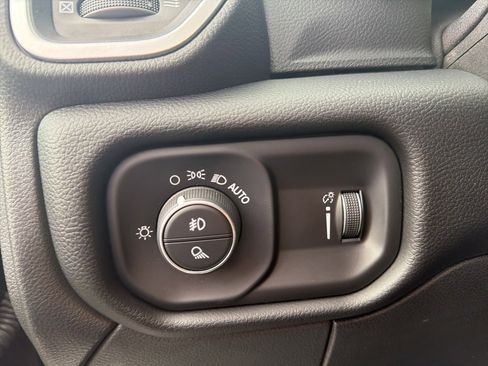 Used 2024 RAM 2500 Big Horn w/ Sport Appearance Package image 11