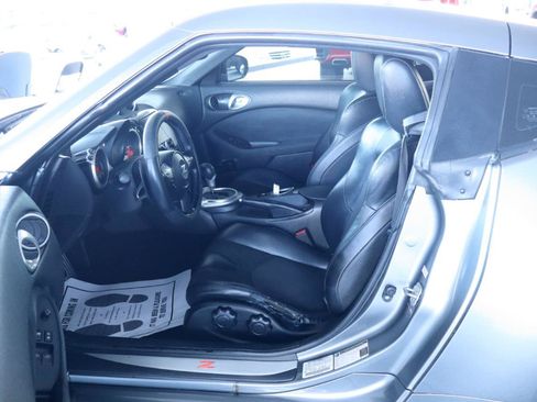 Used 2014 Nissan 370Z Touring RWD image 15