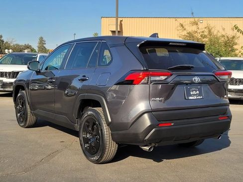 Used 2022 Toyota RAV4 LE w/ Carpet Mat Package (TMS) FWD image 7