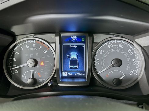 Used 2023 Toyota Tacoma TRD Sport image 19