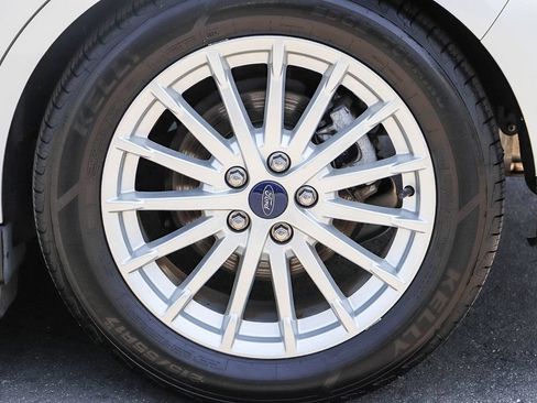 Used 2015 Ford C-MAX Energi SEL w/ Equipment Group 303A FWD image 9