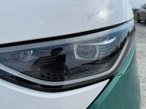 Used 2025 Volkswagen ID. Buzz 1st Edition image 9