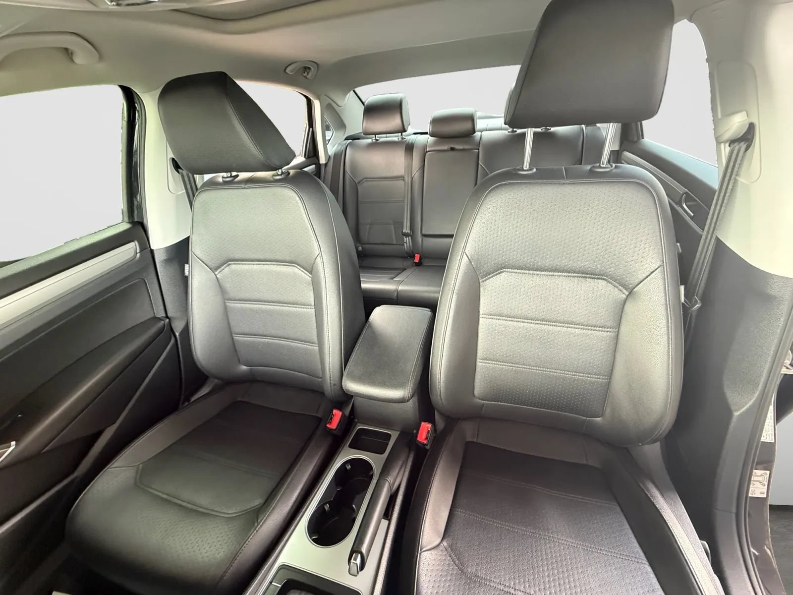 Used 2019 Volkswagen Passat 2.0T Wolfsburg w/ Wheels & Sunroof Package FWD image 13