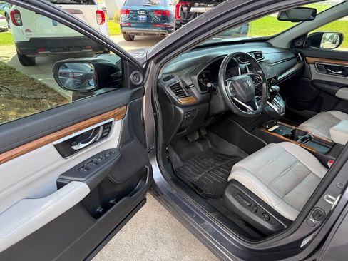 Used 2020 Honda CR-V Touring image 11