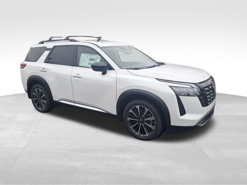New 2026 Nissan Pathfinder Platinum image 8