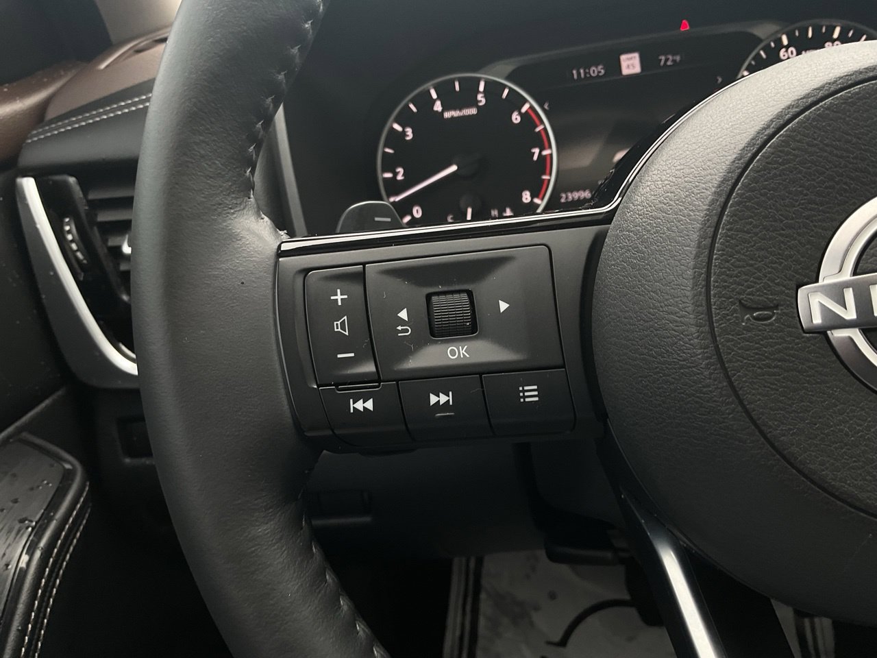 Used 2023 Nissan Rogue SL w/ SL Premium Package FWD image 36