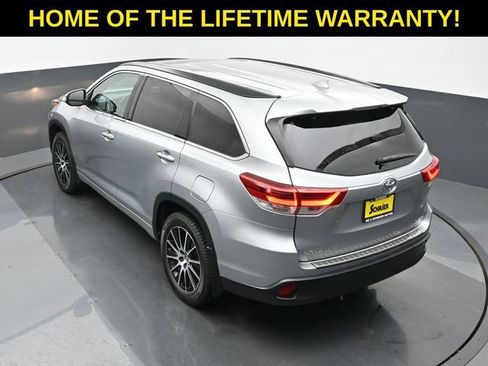 Used 2017 Toyota Highlander SE AWD/4WD image 46