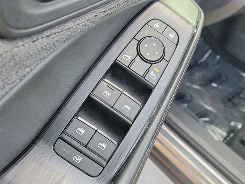 Used 2021 Nissan Rogue S image 19