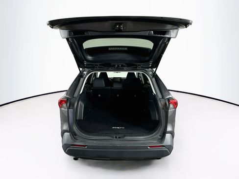 Used 2022 Toyota RAV4 LE w/ Carpet Mat Package (TMS) AWD/4WD image 26