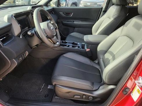 Used 2026 Subaru Outback Premium AWD/4WD image 9