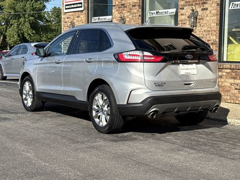 Used 2019 Ford Edge Titanium image 3