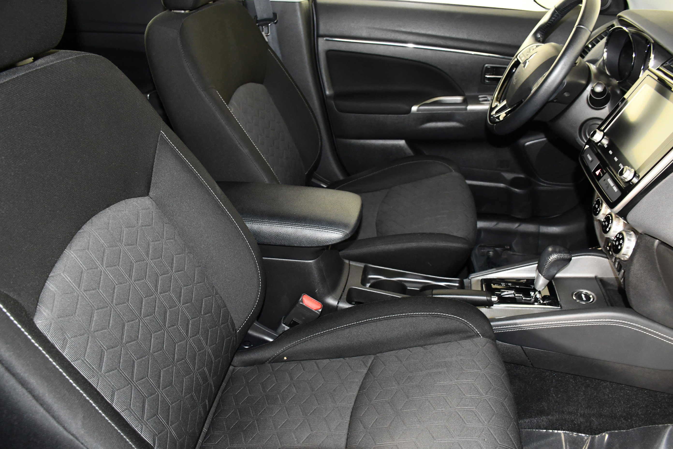 Used 2020 Mitsubishi Outlander Sport SE AWD/4WD image 42