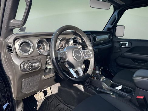 Used 2022 Jeep Gladiator Overland w/ Safety Group image 9