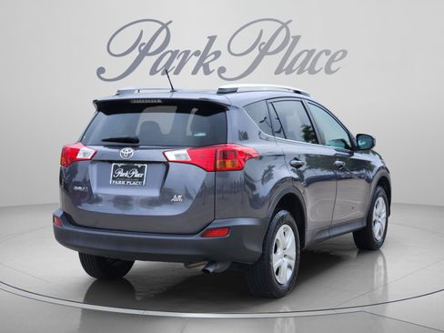 Used 2015 Toyota RAV4 LE AWD/4WD image 5