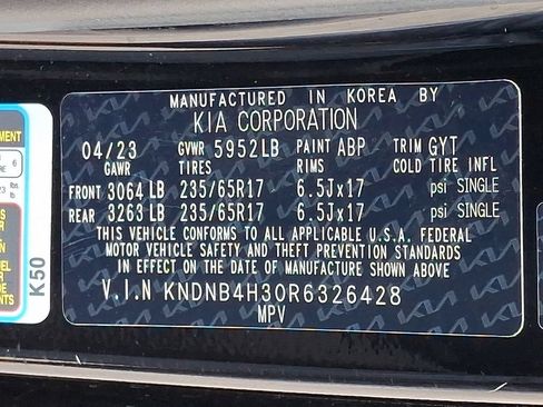 Used 2024 Kia Carnival LX FWD image 28