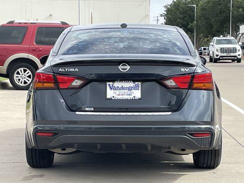 Used 2021 Nissan Altima 2.5 SV FWD image 5