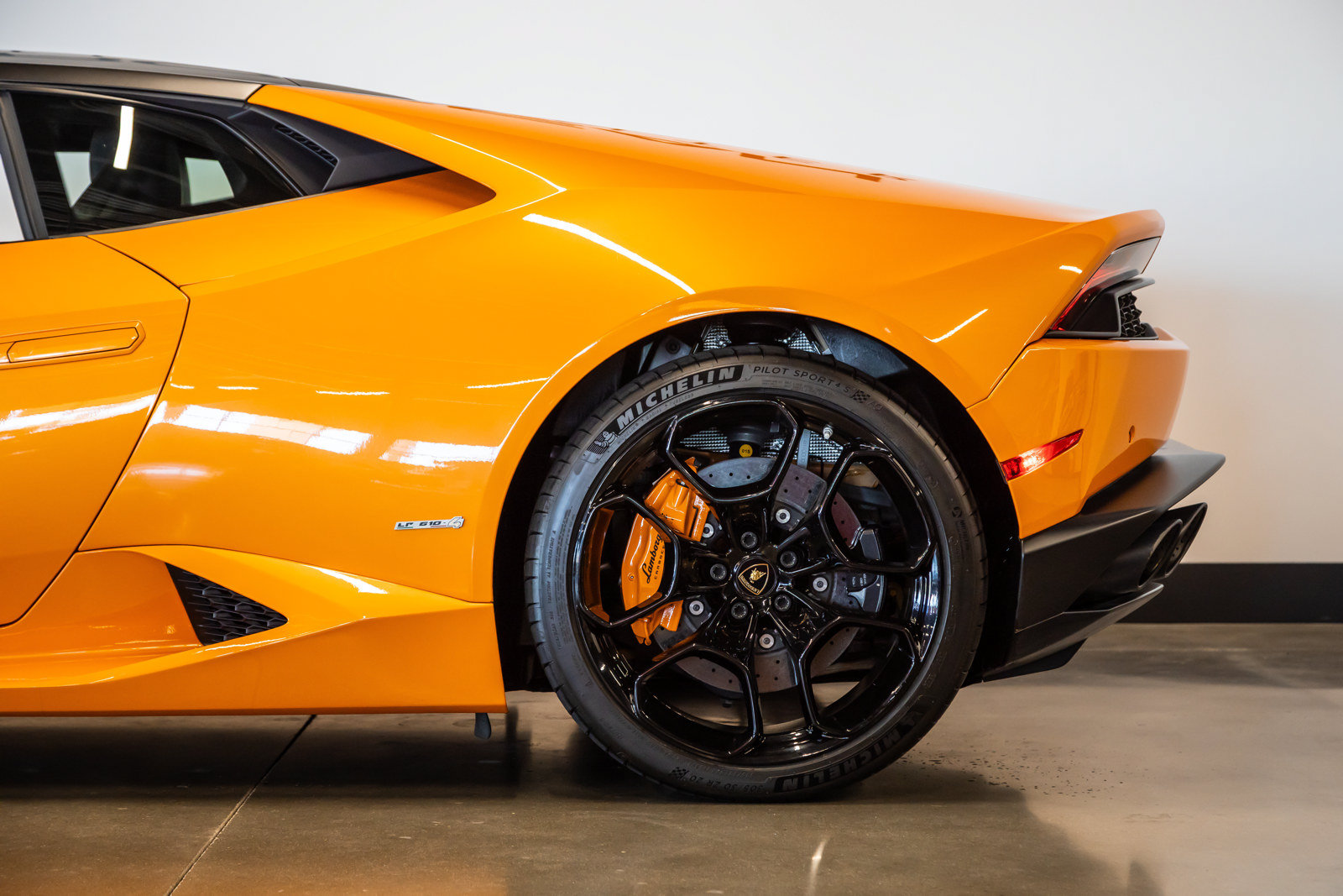 Used 2015 Lamborghini Huracan LP 610-4 AWD/4WD image 18