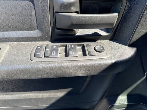 Used 2022 RAM 2500 Tradesman w/ Chrome Appearance Group AWD/4WD image 11