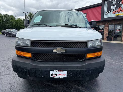 Used 2019 Chevrolet Express 2500 w/ Driver Convenience Package RWD image 2