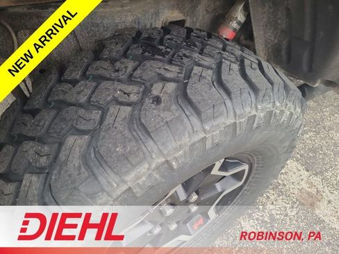 Used 2022 Jeep Gladiator Rubicon w/ LED Lighting Group AWD/4WD image 7