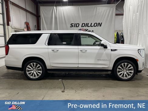 Used 2023 GMC Yukon XL Denali image 3