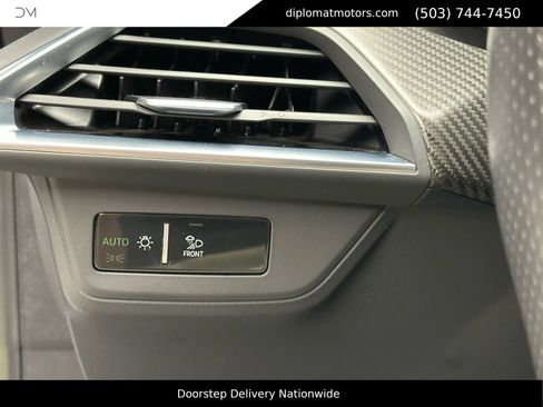 Used 2023 Audi e-tron GT Premium Plus w/ Performance Package image 35
