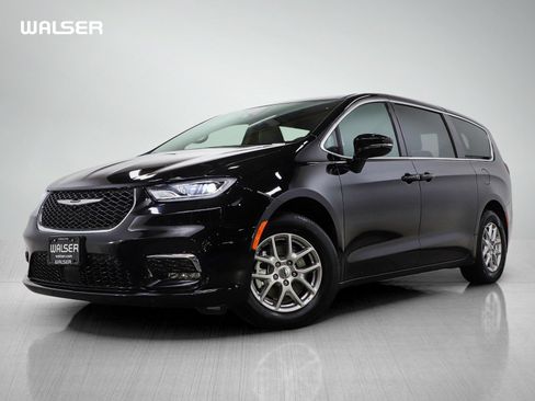 Used 2025 Chrysler Pacifica Select FWD image 1