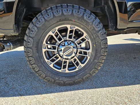Used 2024 Ford F350 Limited AWD/4WD image 32