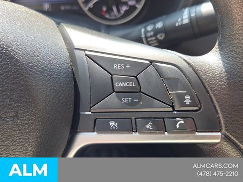 Used 2024 Nissan Sentra SV FWD image 22