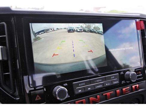 Used 2025 Nissan Frontier Pro-X image 18