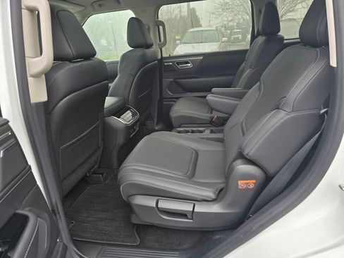 Used 2025 INFINITI QX80 Pure image 17