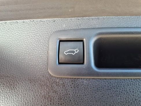 Used 2021 Toyota Highlander XSE image 11