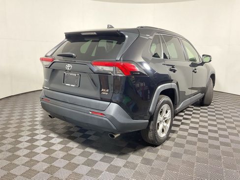 Used 2019 Toyota RAV4 XLE AWD/4WD image 18