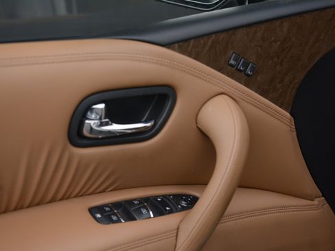 Used 2017 INFINITI QX80 Signature Edition RWD image 14