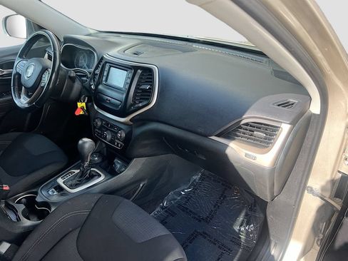 Used 2015 Jeep Cherokee Latitude AWD/4WD image 27