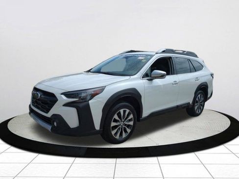 Used 2023 Subaru Outback Touring AWD/4WD image 7