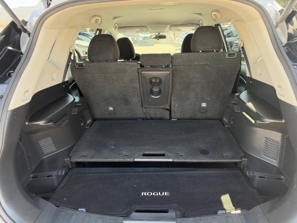 Used 2016 Nissan Rogue SV FWD image 21