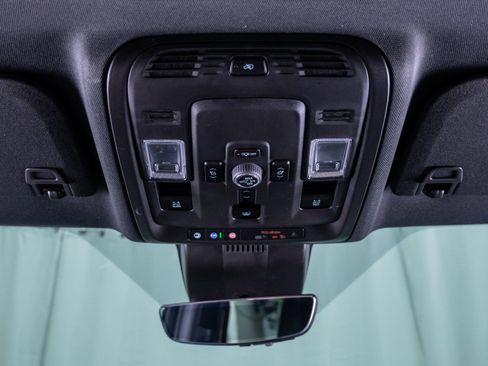 Used 2025 Chevrolet Tahoe High Country AWD/4WD image 28