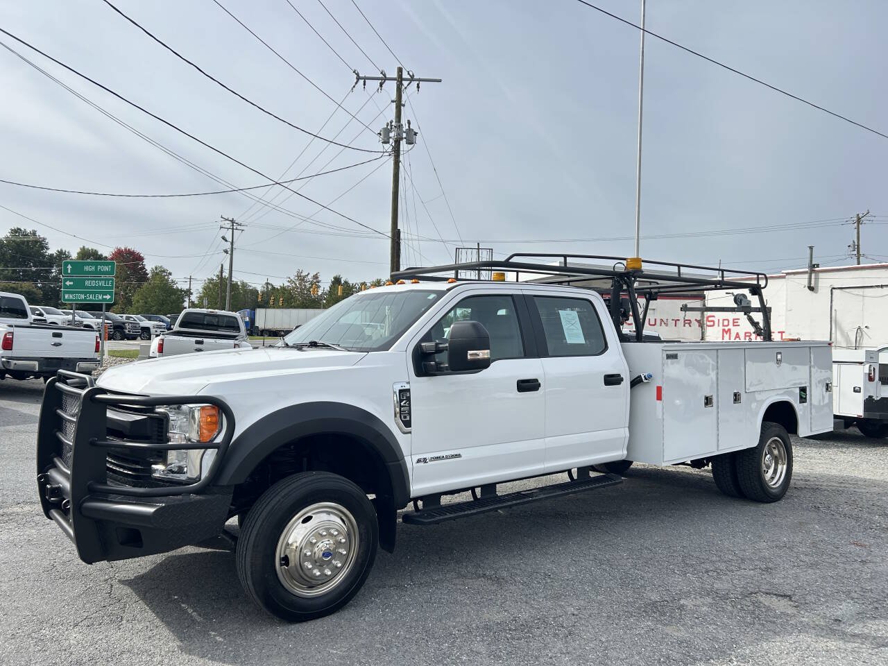 Used 2018 Ford F450 XL w/ Power Equipment Group AWD/4WD image 2