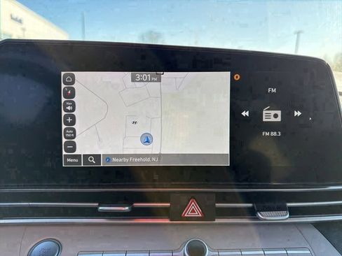 Certified 2023 Hyundai Elantra Limited image 25