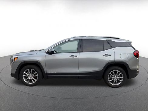 Used 2024 GMC Terrain SLT AWD/4WD image 8