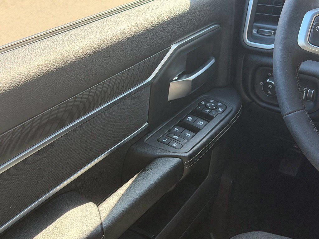 Used 2026 RAM 2500 Big Horn AWD/4WD image 8