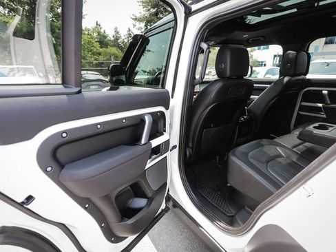 Used 2022 Land Rover Defender 110 X-Dynamic SE AWD/4WD image 47