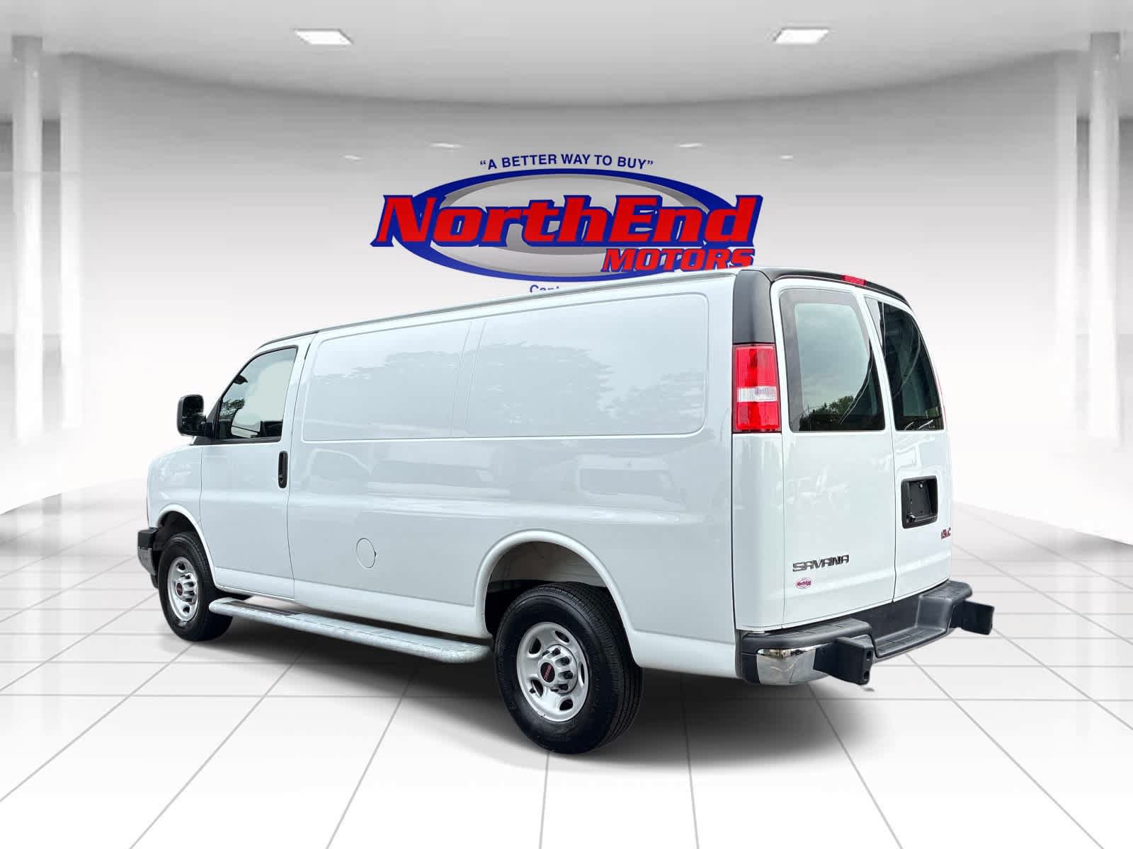 Used 2025 GMC Savana 2500 w/ Driver Convenience Package RWD image 5