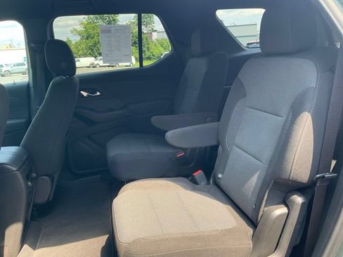 Used 2023 Chevrolet Traverse LT AWD/4WD image 8