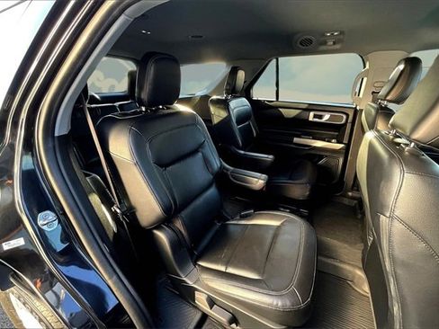 Used 2021 Ford Explorer XLT w/ Equipment Group 202A image 24