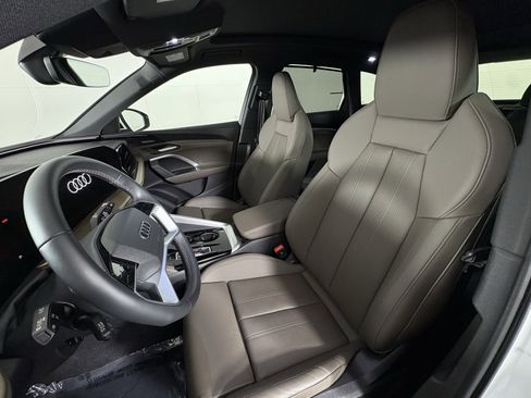 Used 2025 Audi Q5 Premium Plus w/ Premium Plus image 12