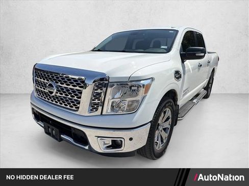 Used 2017 Nissan Titan SV RWD image 1