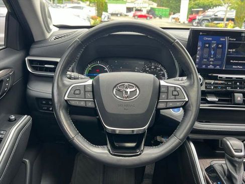 Certified 2021 Toyota Highlander Platinum AWD/4WD image 24